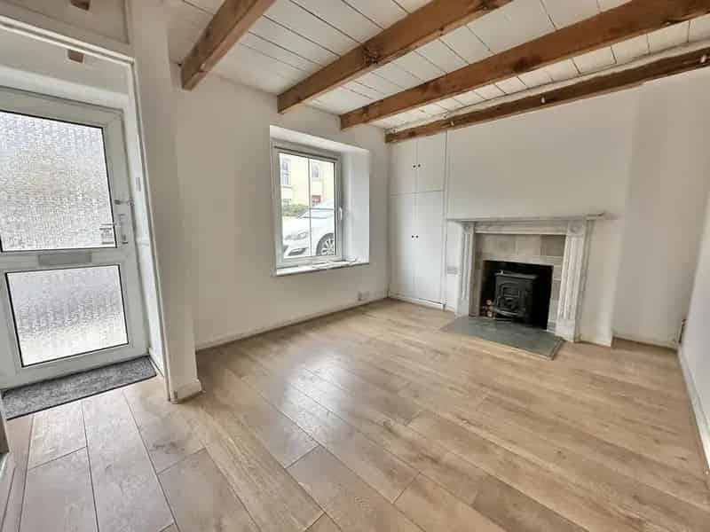 2 Bedroom City Cottage For Sale Near Railway Station