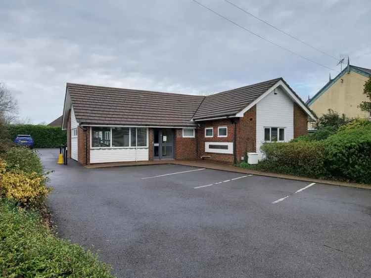 Modern Single-Storey Clinic Freehold 5 Rooms 0.2 Acres Parking Redevelopment Potential