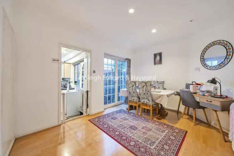 Three Bedroom End Terrace House Near East Croydon Station