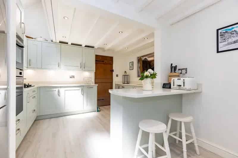 5 bedroom Detached House for sale, Barnacle, Warwickshire, CV7