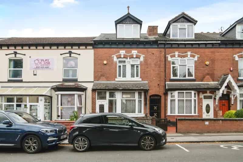 Three Bedroom Victorian Terrace Bearwood Family Home