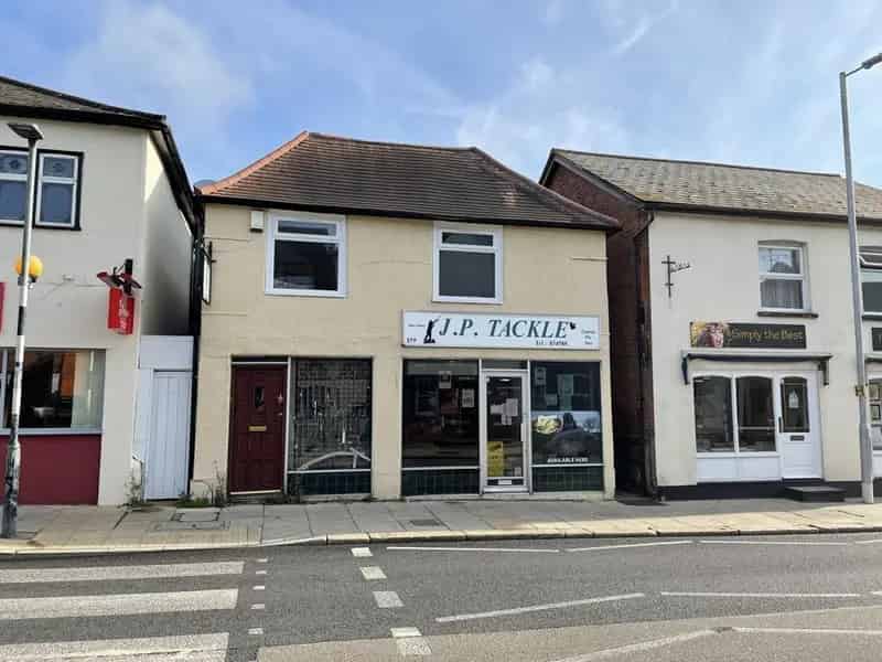Maldon High Street Retail Unit - 1771 sq ft