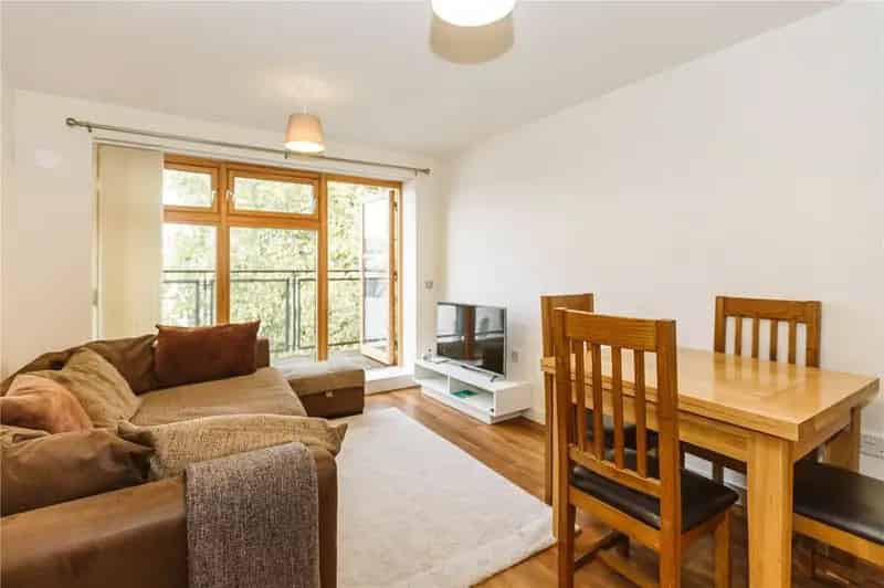 1 Bedroom Apartment Bristol City Centre Balcony Furnished