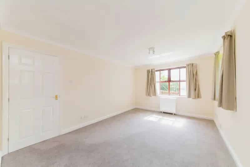 2 Bedroom Flat near Watford Junction - Zero Deposit Available
