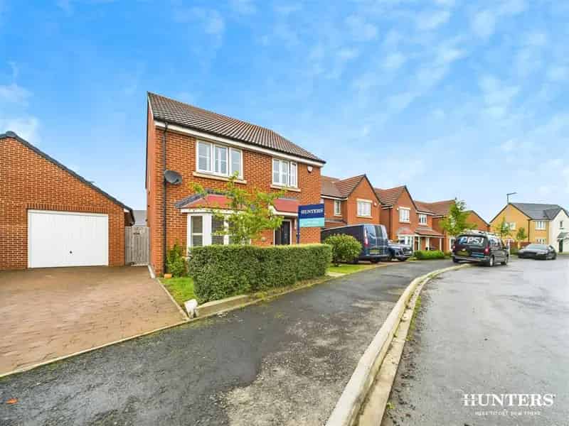 4 bedroom House
 For Sale