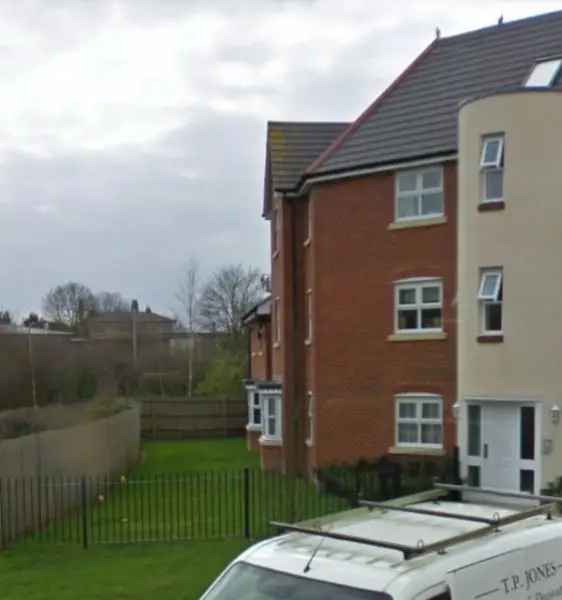 Flat For Rent in Test Valley, England