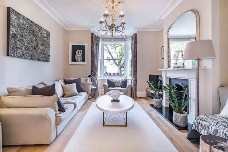 4 Bedroom Victorian House for Sale in Clapham