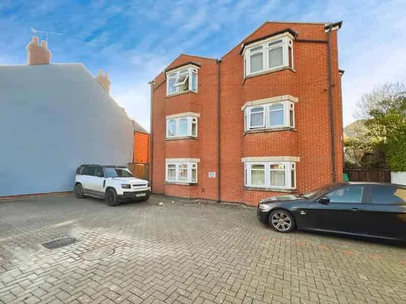 3 Bedroom Apartment for Sale