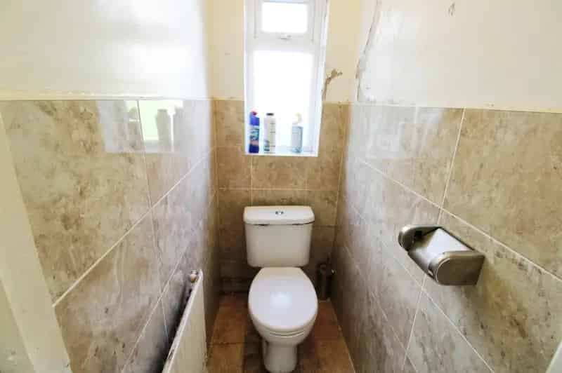 3 Bedroom Mid Terrace House Near Cardiff Bay - No Chain