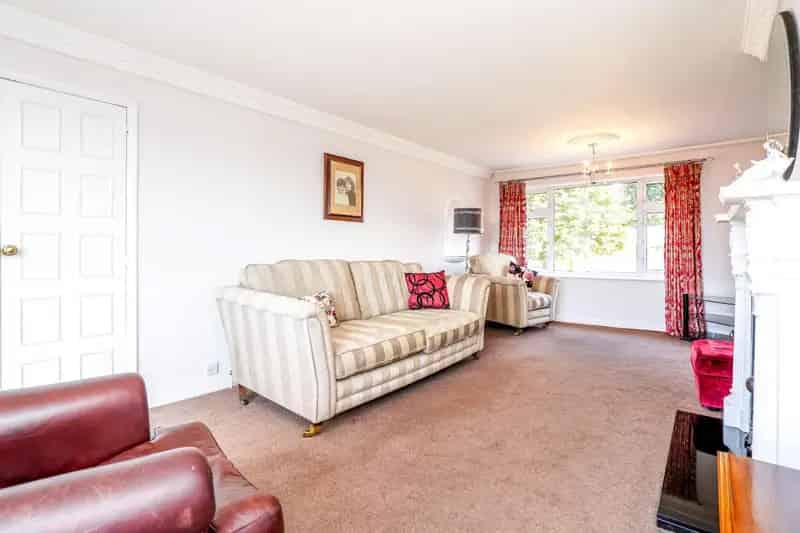 4 bedroom Bungalow
 For Sale