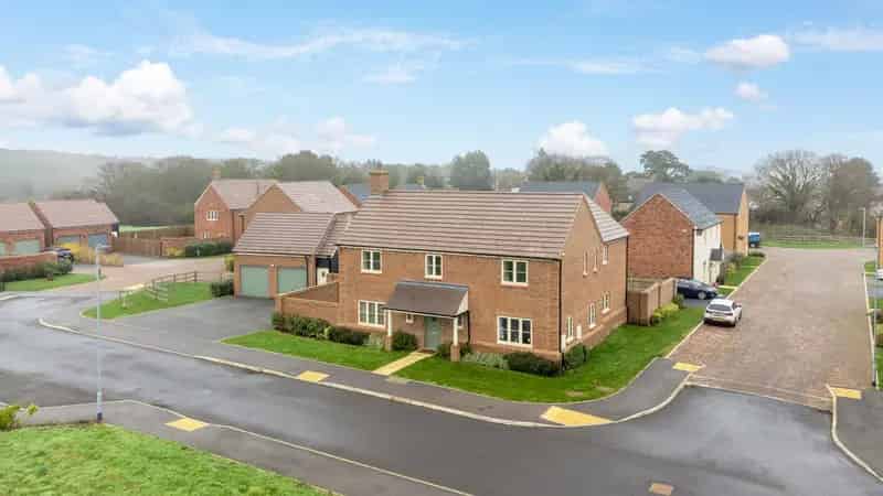 5 Bedroom Detached House with Panoramic Views