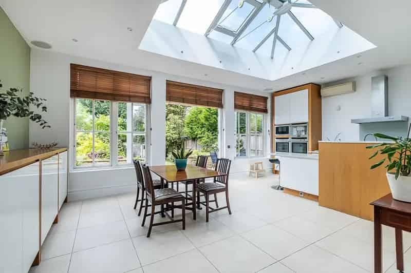 6 Bedroom Semi-Detached House for Sale in West Putney