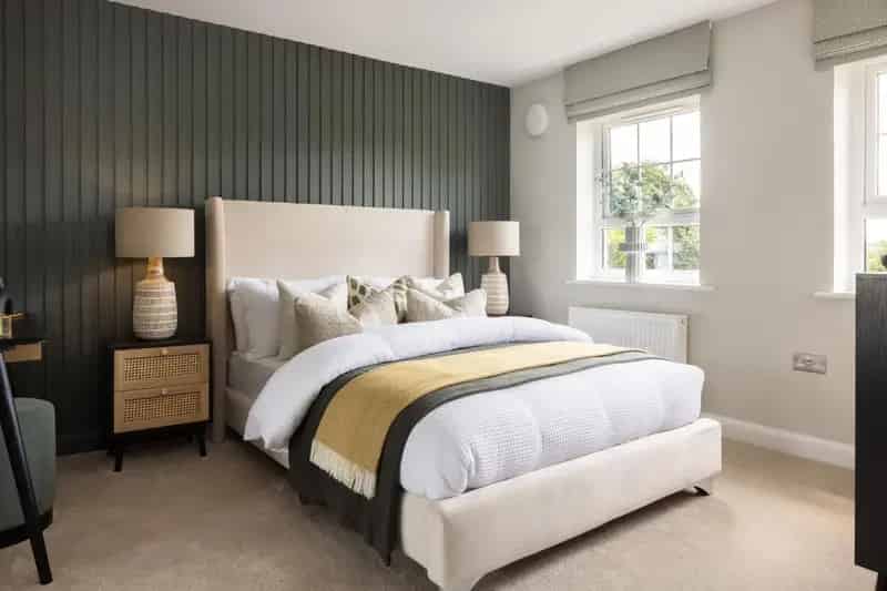 5 bed house for sale