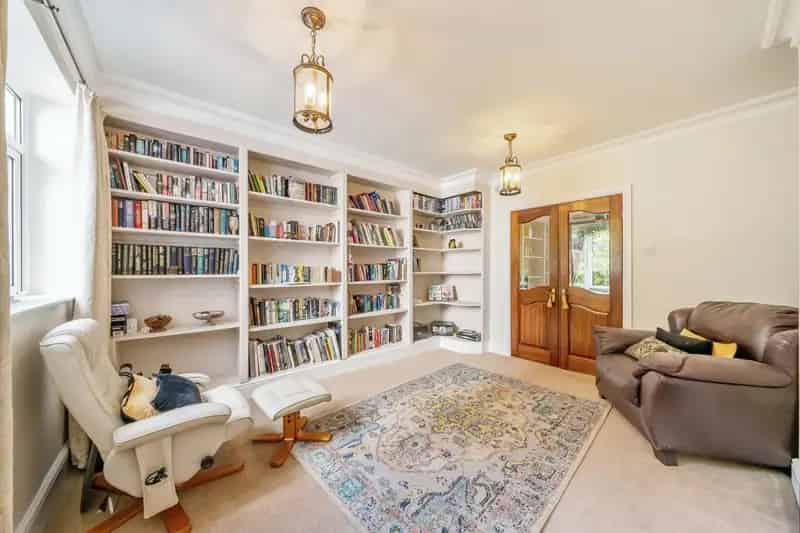 Spacious Extended Family Home Croft No OnGoing Chain