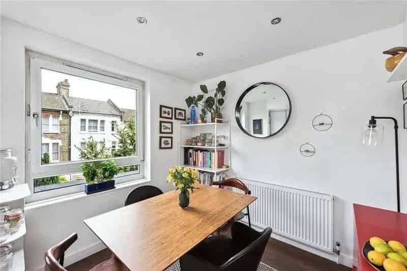 2 Bed Flat for Sale near Arsenal Tube