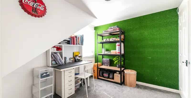 6 bedroom bungalow for sale