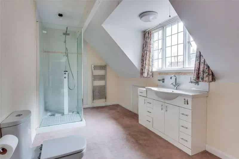 4 Bed Detached House For Sale