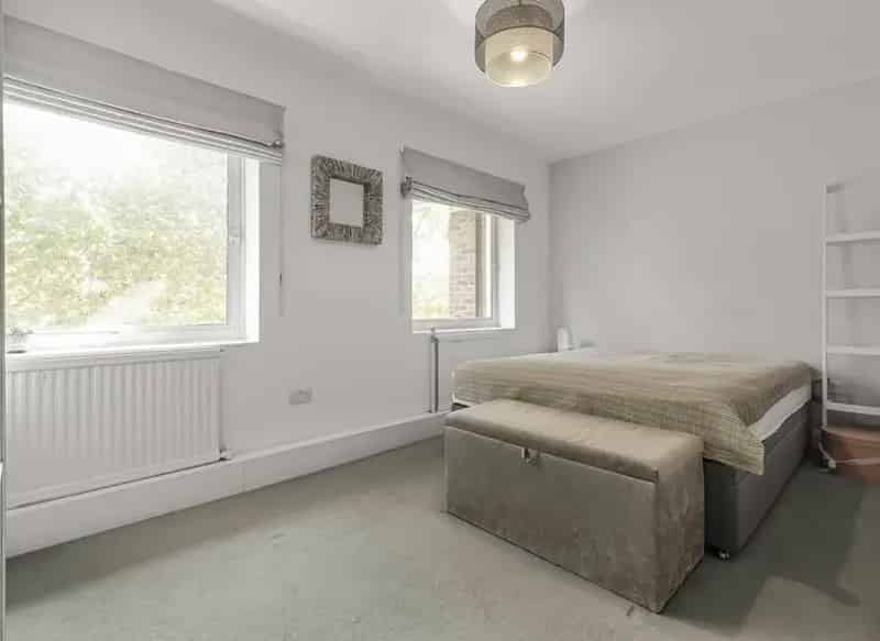 Spacious One Bedroom Apartment in Kennington