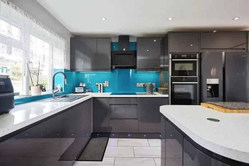 Modern 3-Bed Semi-Detached Home in Wincanton
