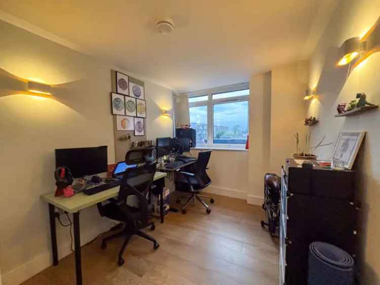 2 Bedroom Apartment for Sale in Brentwood