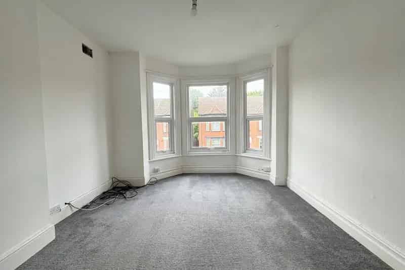 Two Bedroom Flat Ipswich East Town Centre Near Hospital
