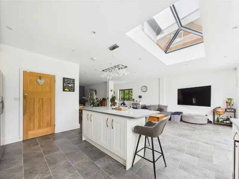 4 Bed Detached House for Sale