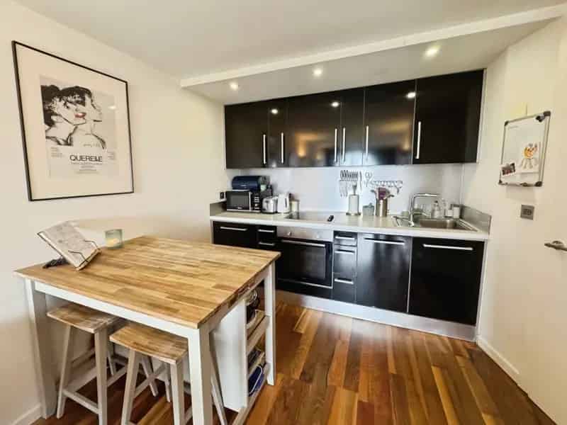 2 Bedroom Flat for Sale in Leeds Riverside Development
