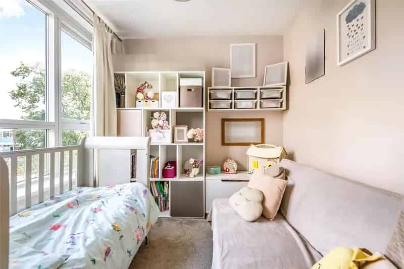 2 Bedroom Flat for Sale Near Southfields Station