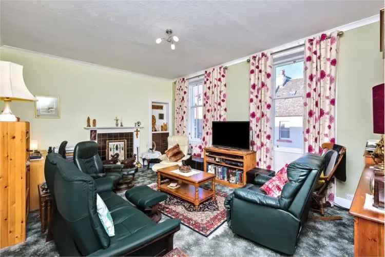 2 Bed Flat - Upper with 2 Reception Rooms