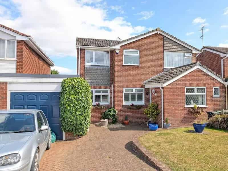 4 Bedroom Detached House for Sale in Alveston