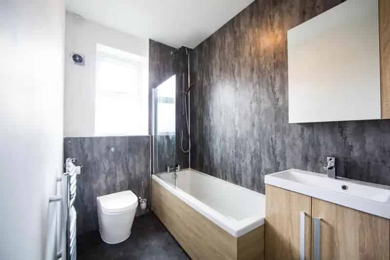 Furnished Double Room with Private Bathroom Bills Included Central Location