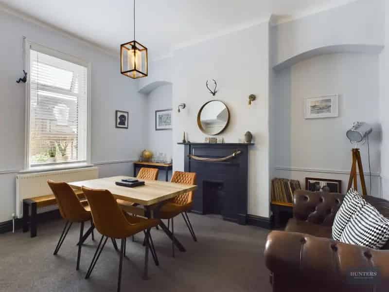 2 Bedroom House Near Coast Amenities