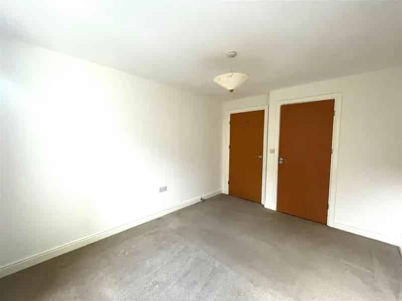 2 Bedroom Flat To Rent Available October 20 2025