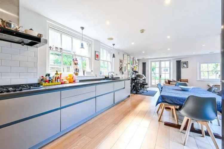 5 Bed House for Sale Near Dalston Junction