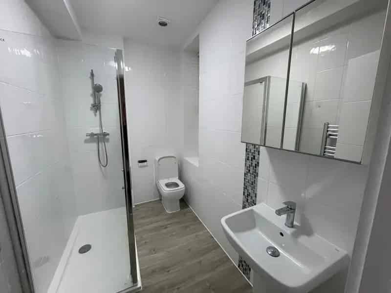 2 Bedroom Flat Near Boscombe Beach Parking