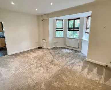 2 Bed Flat Manchester Private Parking Available May 5th