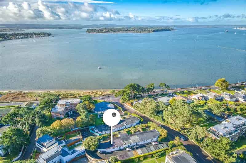 3 Bedroom Bungalow Near Sandbanks Beach Poole