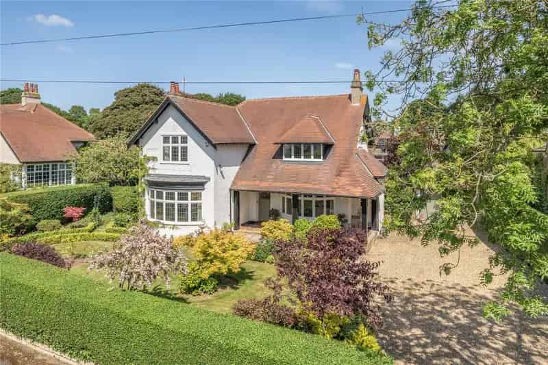 1920s Villa Renovation Near Roundhay Park Family Home
