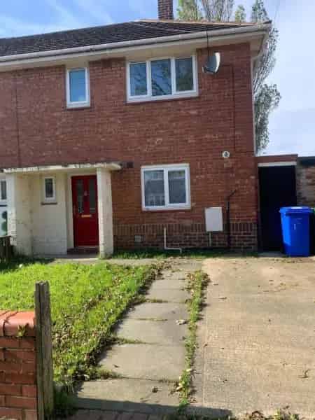 Two Bedroom Semi Detached House with Modern Amenities
