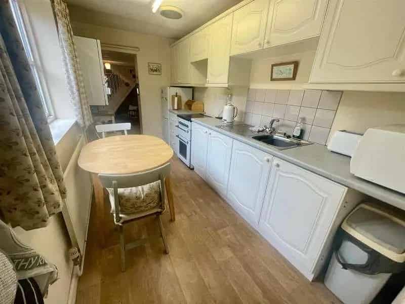 2 bed house for sale