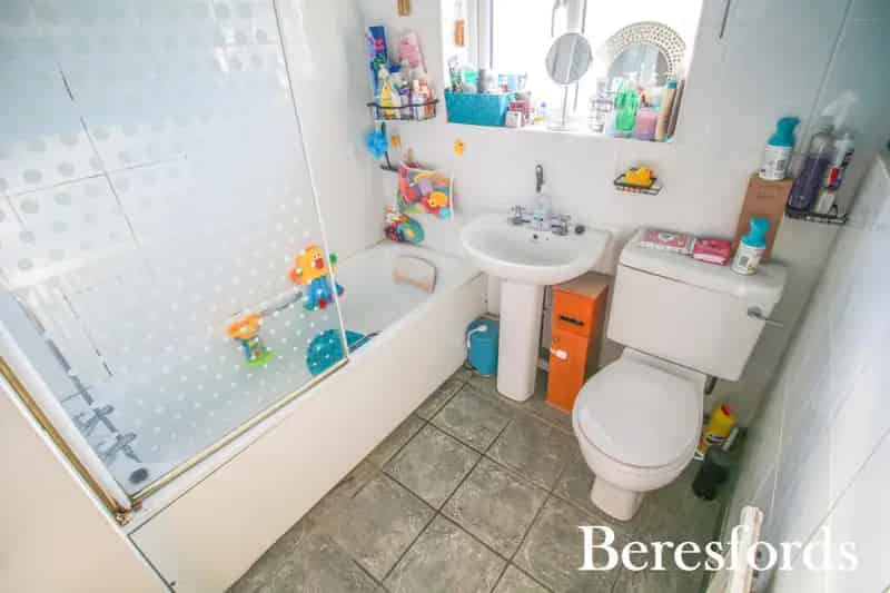 2 Bedroom Apartment for Sale West Horndon