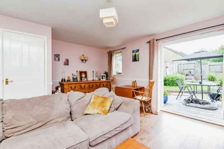 3 Bed House with Garden and Garage