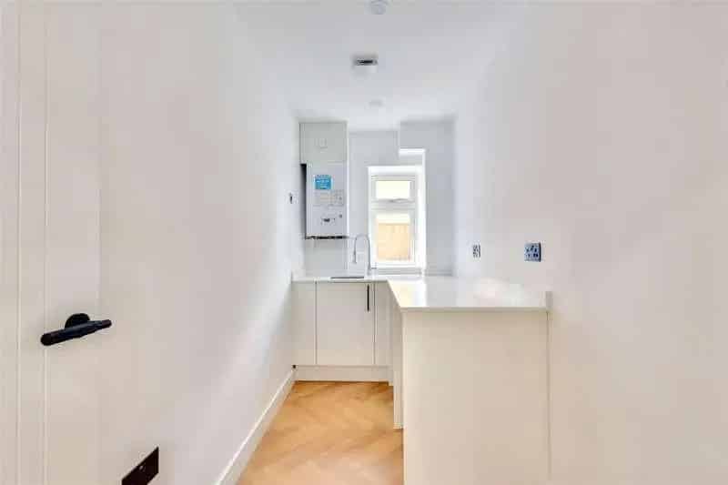 4 Bed House for Sale Sherwood - Modern Kitchen, En-Suite, Garden