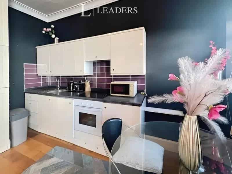 1 Bedroom Apartment Kemptown No Deposit