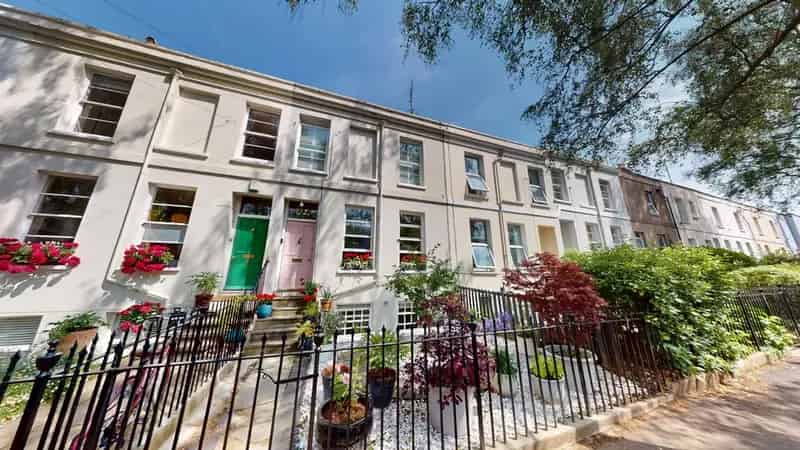 3 Bedroom Townhouse for Sale in Cheltenham