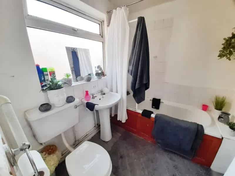 3 Bedroom House For Sale With Tenant