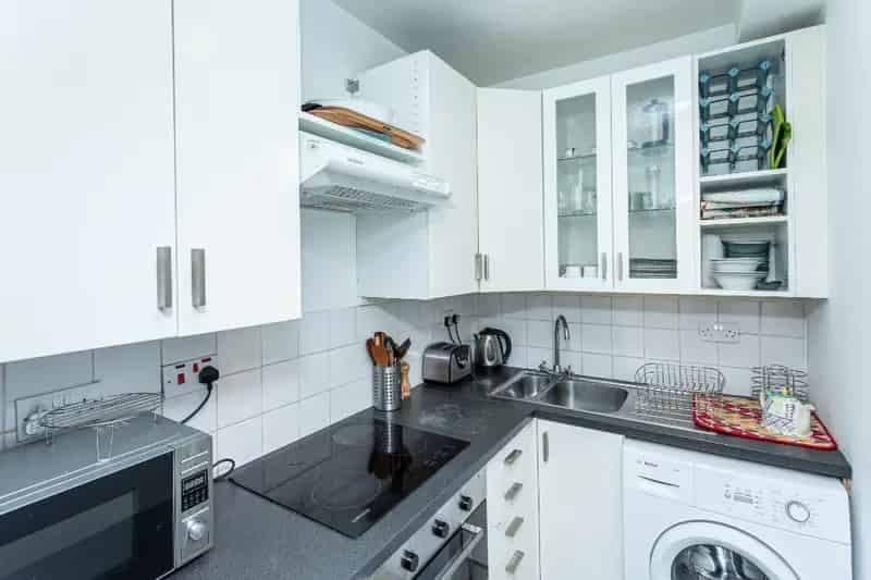 2 Bedroom Flat House to Rent in Stockbridge