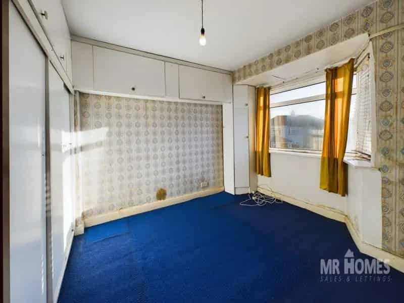 3 Bed Semi-Detached House For Sale