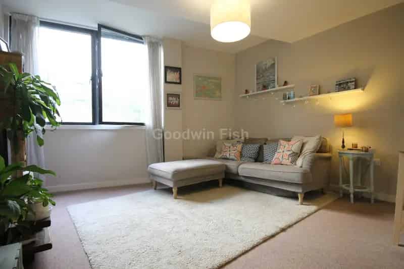 2 Bedroom Canal-Side Apartment Castlefield Available September 2025