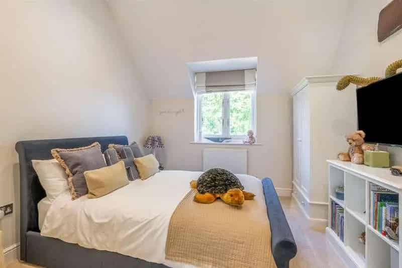 4 Bed House for Sale in Windlesham